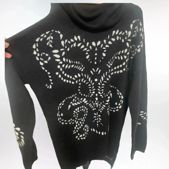 Vertigo black Aztec turtleneck wool blend blouse size Medium - Picture 2 of 6